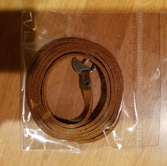 LEATHER CUFF WRIST WRAP - Picture 3 of 4